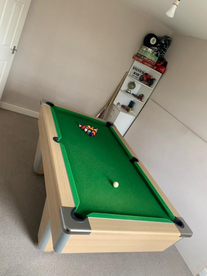 Family Fun Haven: Triple-level With Games * Ashford (Kent)